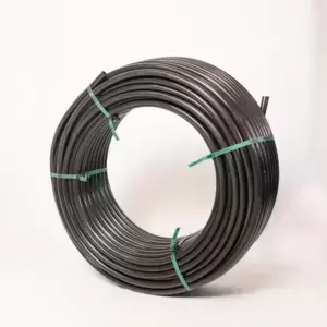 Manguera negra