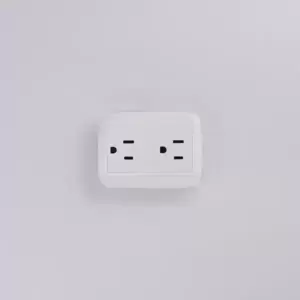 Toma doble polo tierra blanco